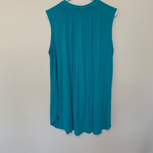 ๐ฑ 5 for $10. AVENUE TURQUOISE SLEEVELESS V-NECK RAYON TOP SIZE 20 - Picture 3 of 6